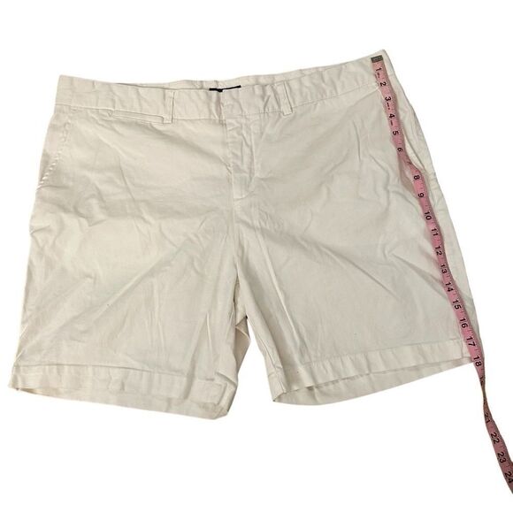 Reyn Spooner ~ Womens White Chino Shorts ~ size 14 ~ side and back pockets - Picture 7 of 8